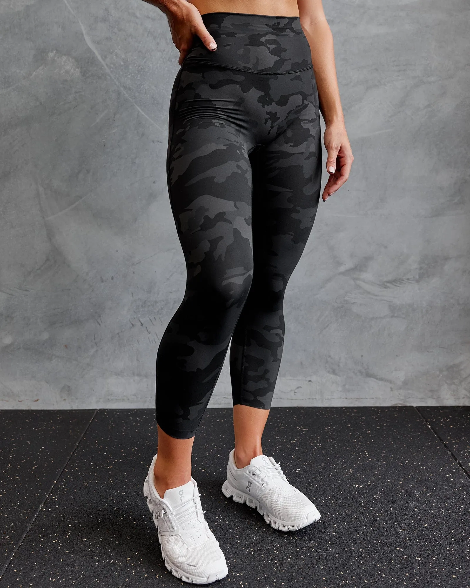 Elixir 7/8 Length Leggings - Black Camo