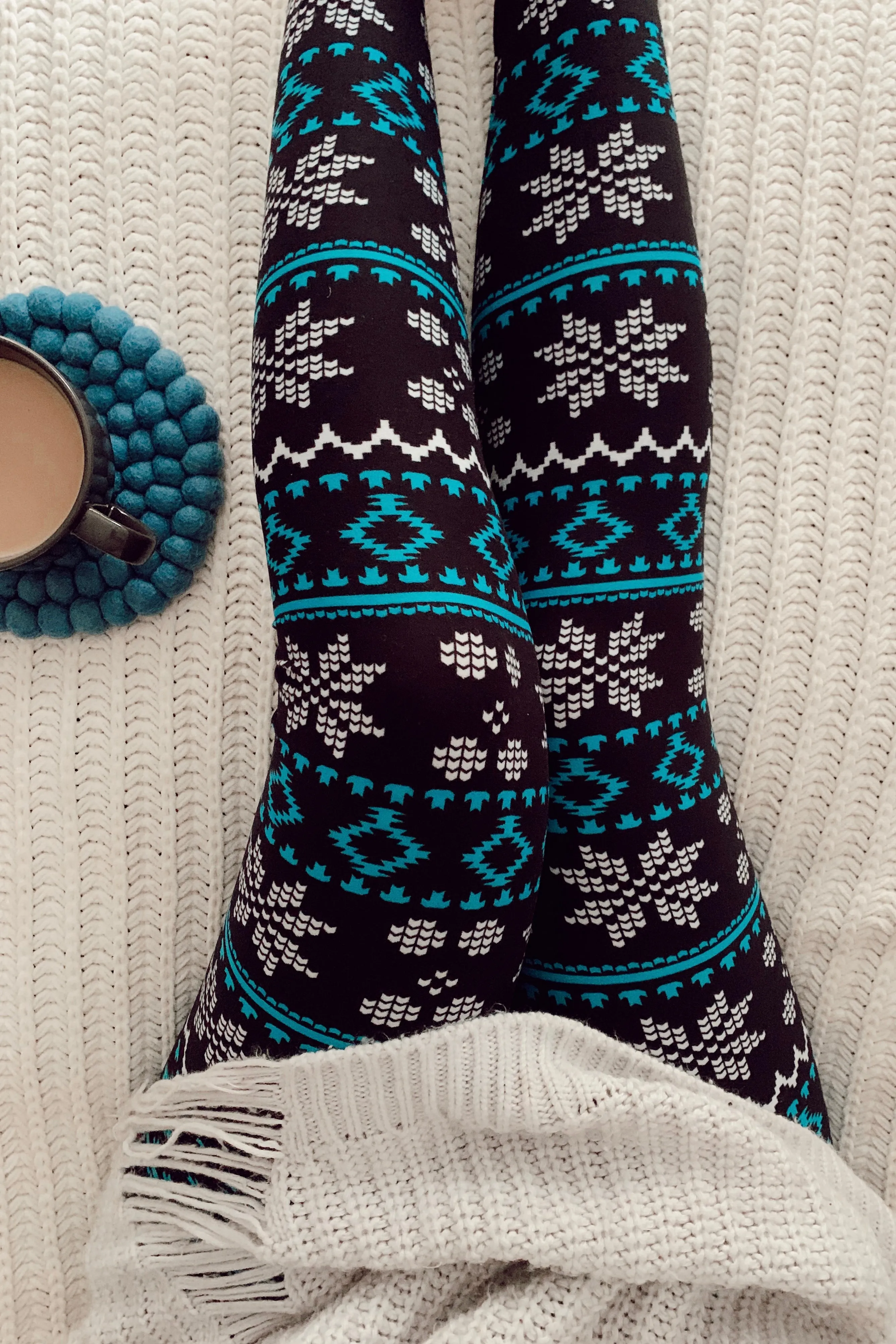 Yoga Waist 5" Blue/White Snowflake Christmas Print Leggings